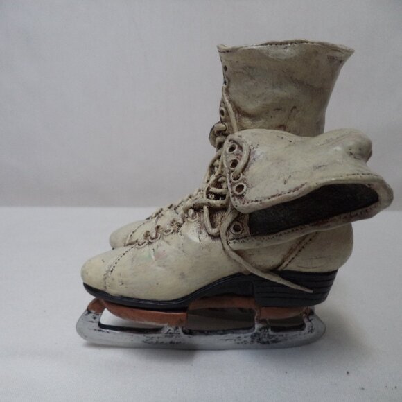 Department 56 Holly Lane Dickens Village Ice Skates Resin Christmas Decor - Picture 6 of 9